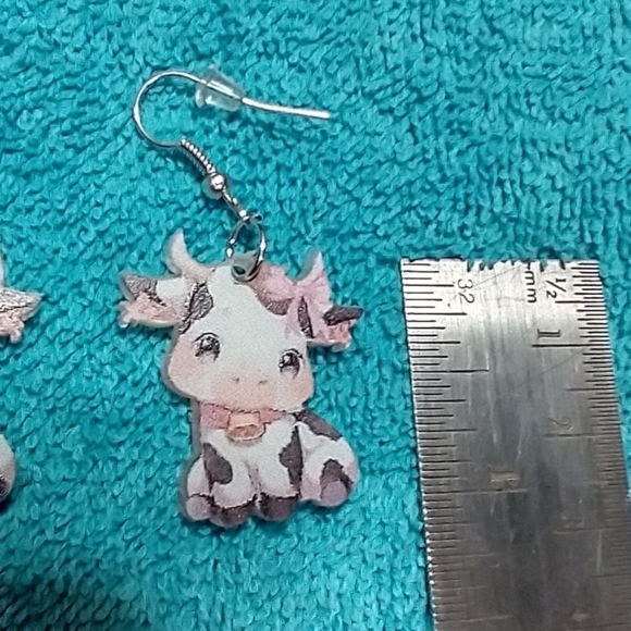 Cute colorful cow wire dangle earrings pink white black - Picture 2 of 3